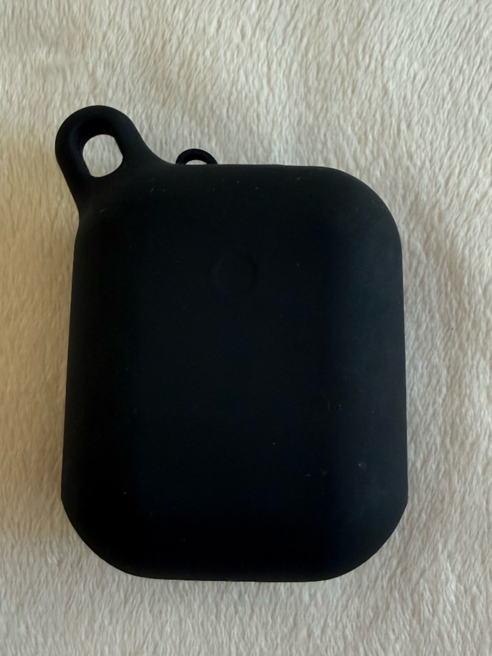 AirPods Gen 1 & 2 Silicone Protective Case | Black | Keychain Compatible
